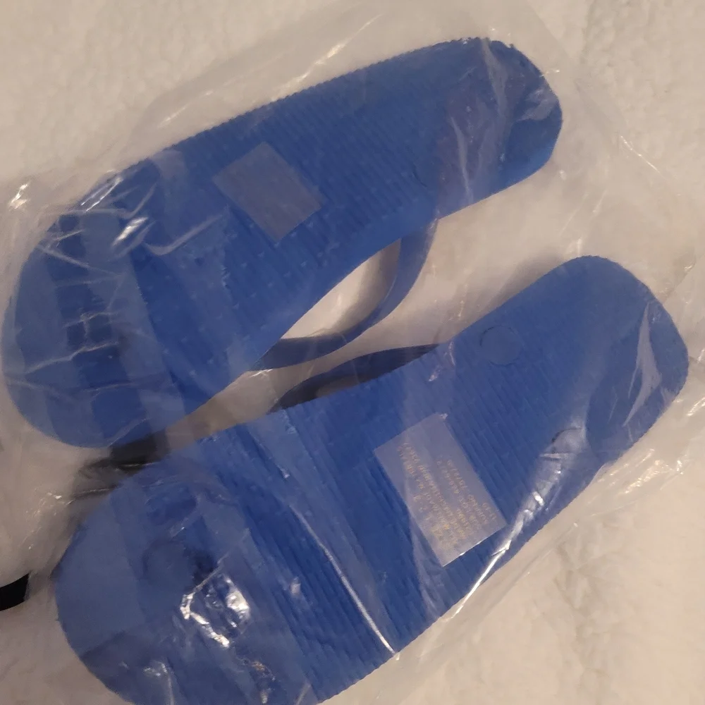BOYS new flip flops Sandals size 2/3